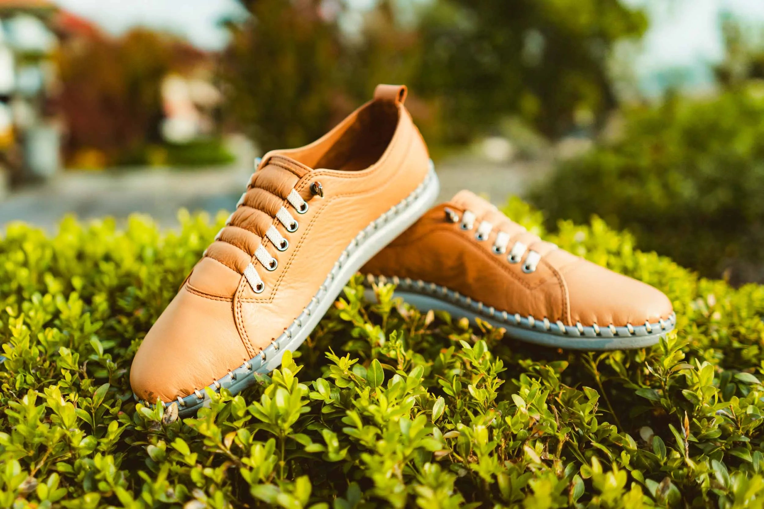 Buataisí na mBan Leathar Nell M6019 Lion - Galánta & Duurzaam