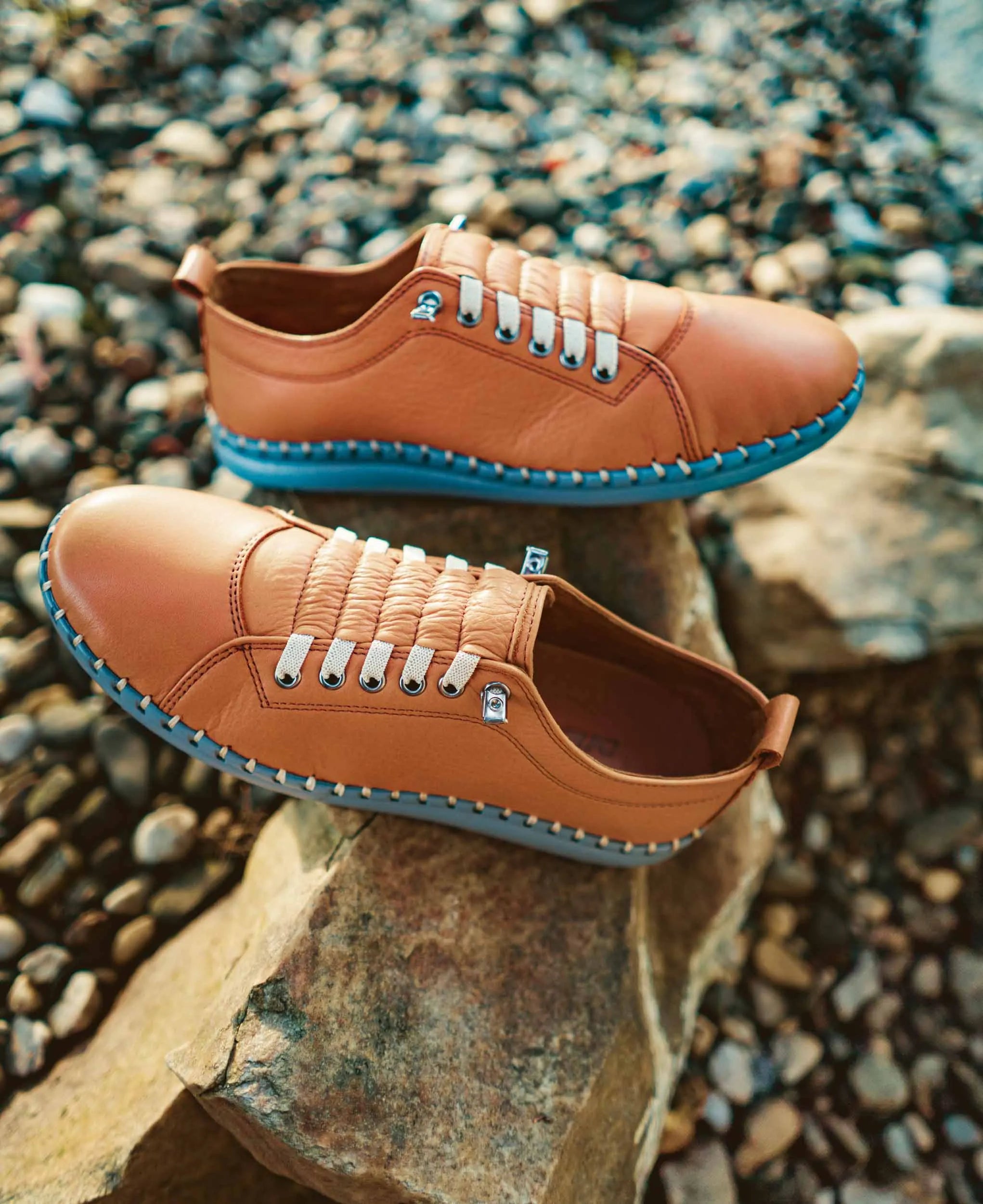 Buataisí na mBan Leathar Nell M6019 Lion - Galánta & Duurzaam