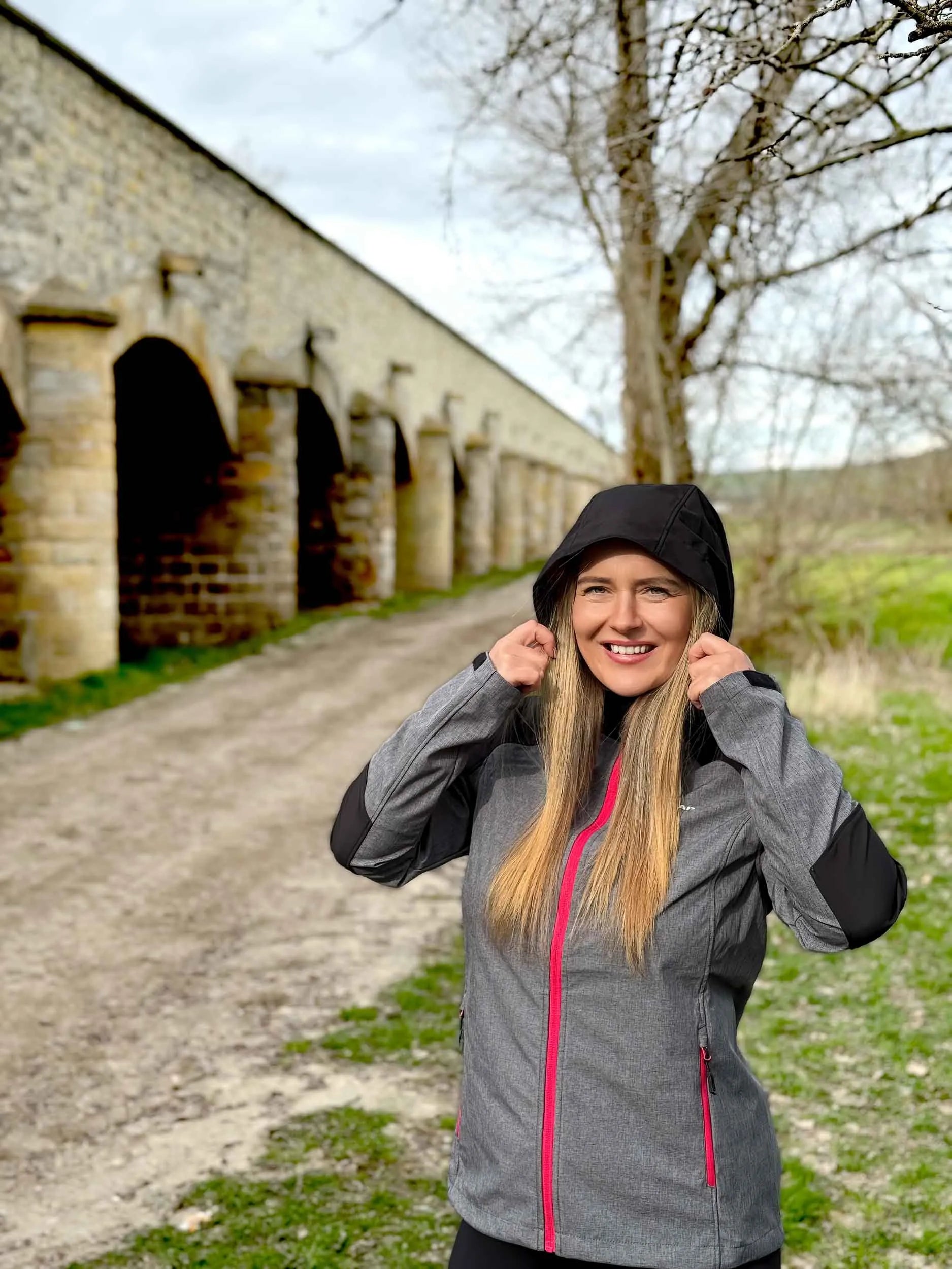 Dámská softshell bunda bochník Ladana - větrné a prodyšné
