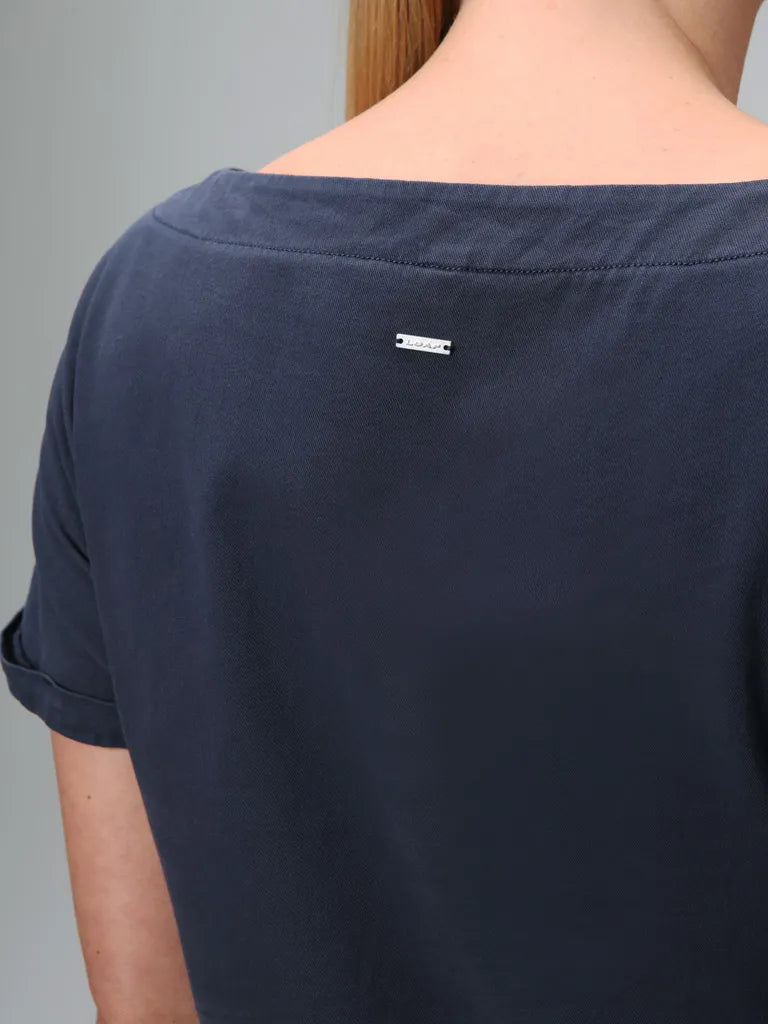 Elegantné dámske šaty vyrobené z mäkkej bavlny - ideálne na leto