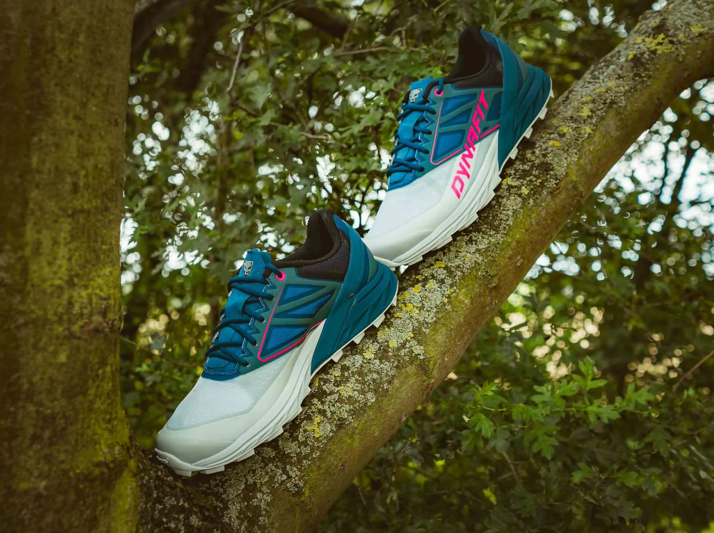 Buataisí na mBan Dynacit: Uiscedhíonach & Compordach - Méid 36.5