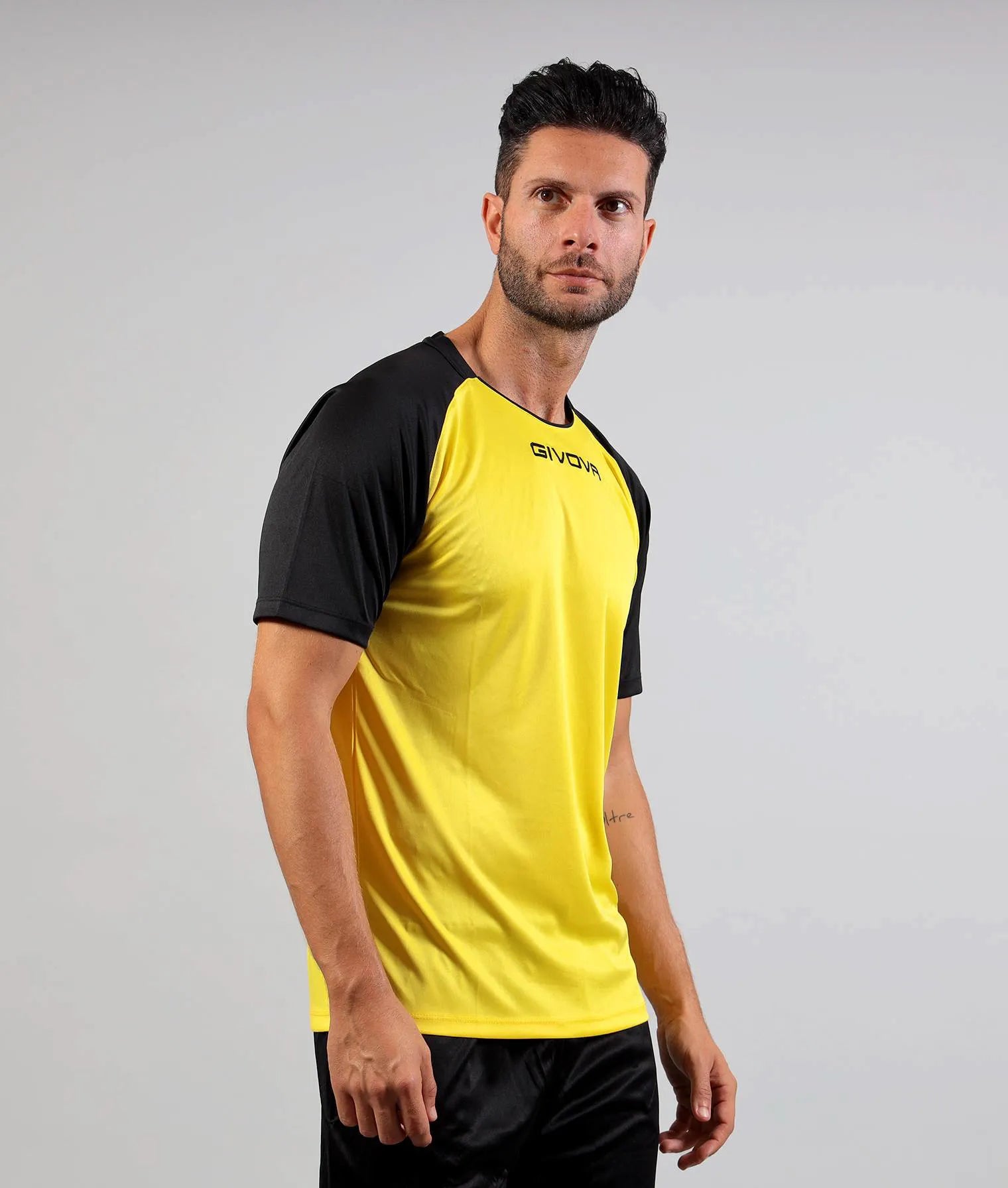T-shirt Sports Givova Capo amarelo-preto 2xl