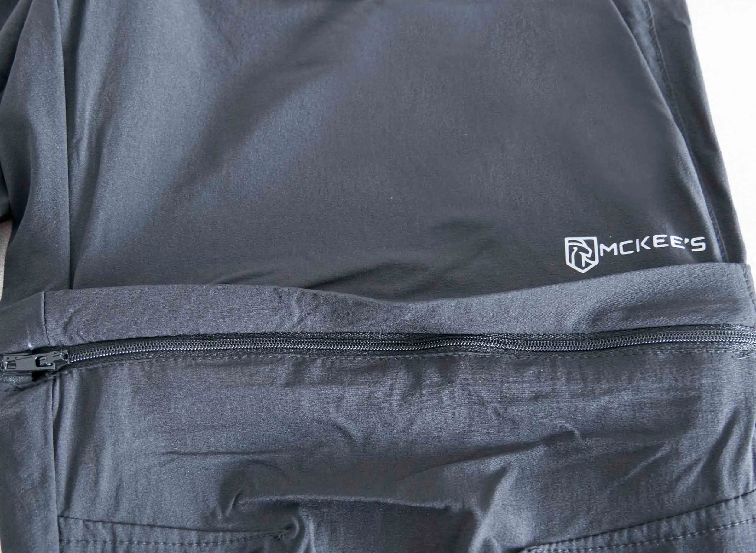 McKees Resolo Black 52: Pants na bhFear Inbhuanaithe ó Cotton