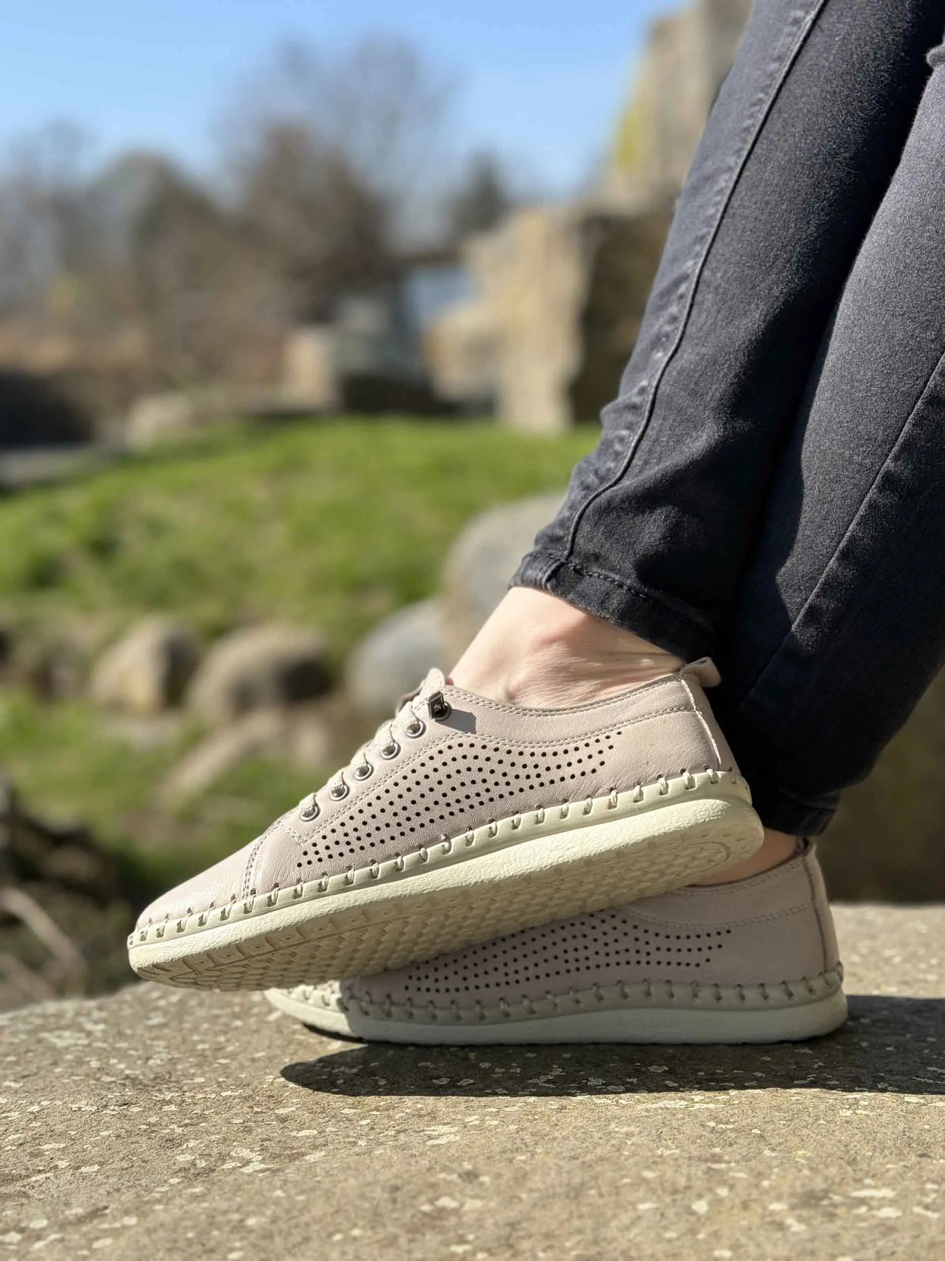 Bróga Foghlama na mBan Grey Nell Méid 37