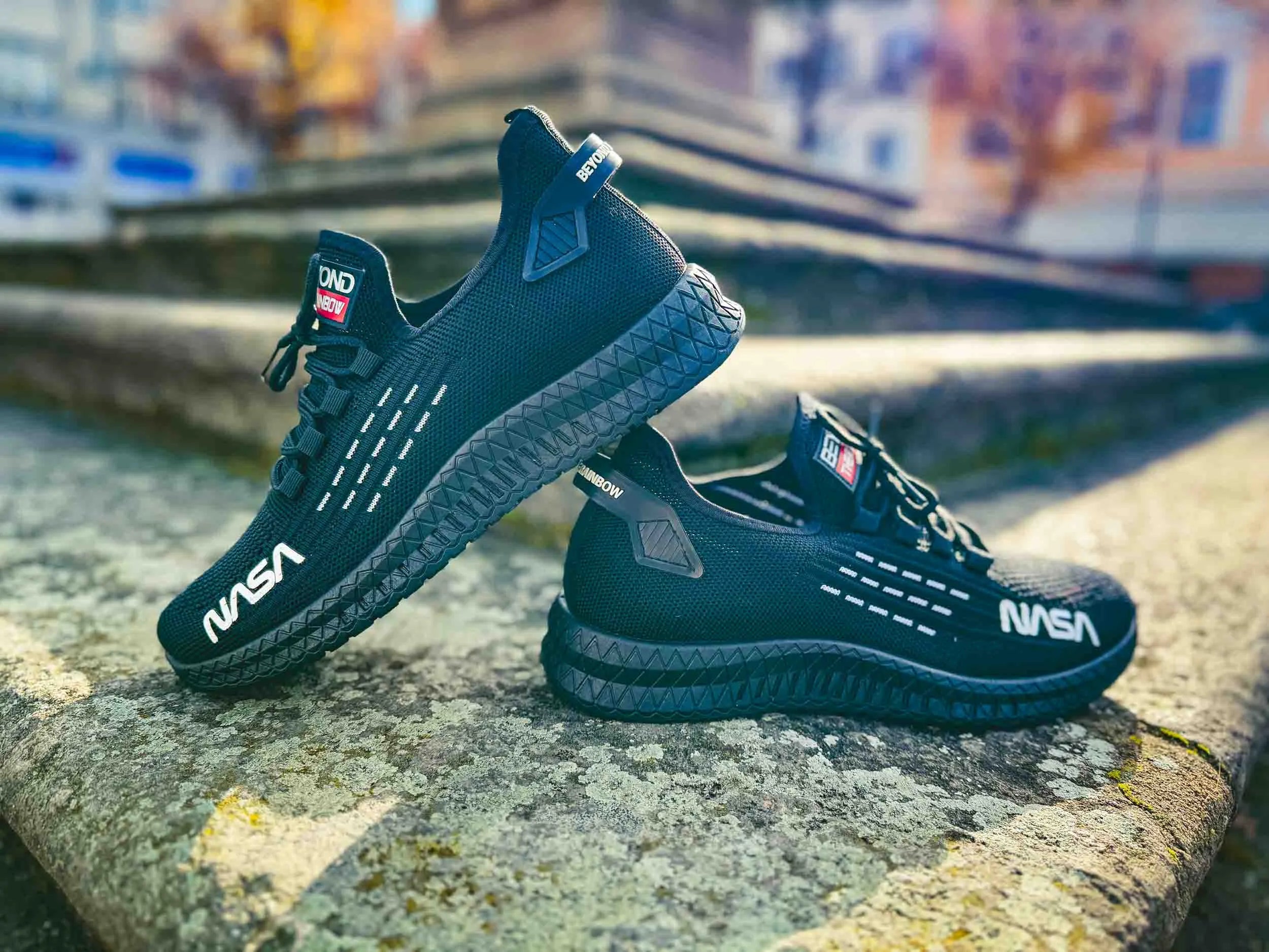 Black NASA Herensneakers Velikost 43 - Styl vesmíru