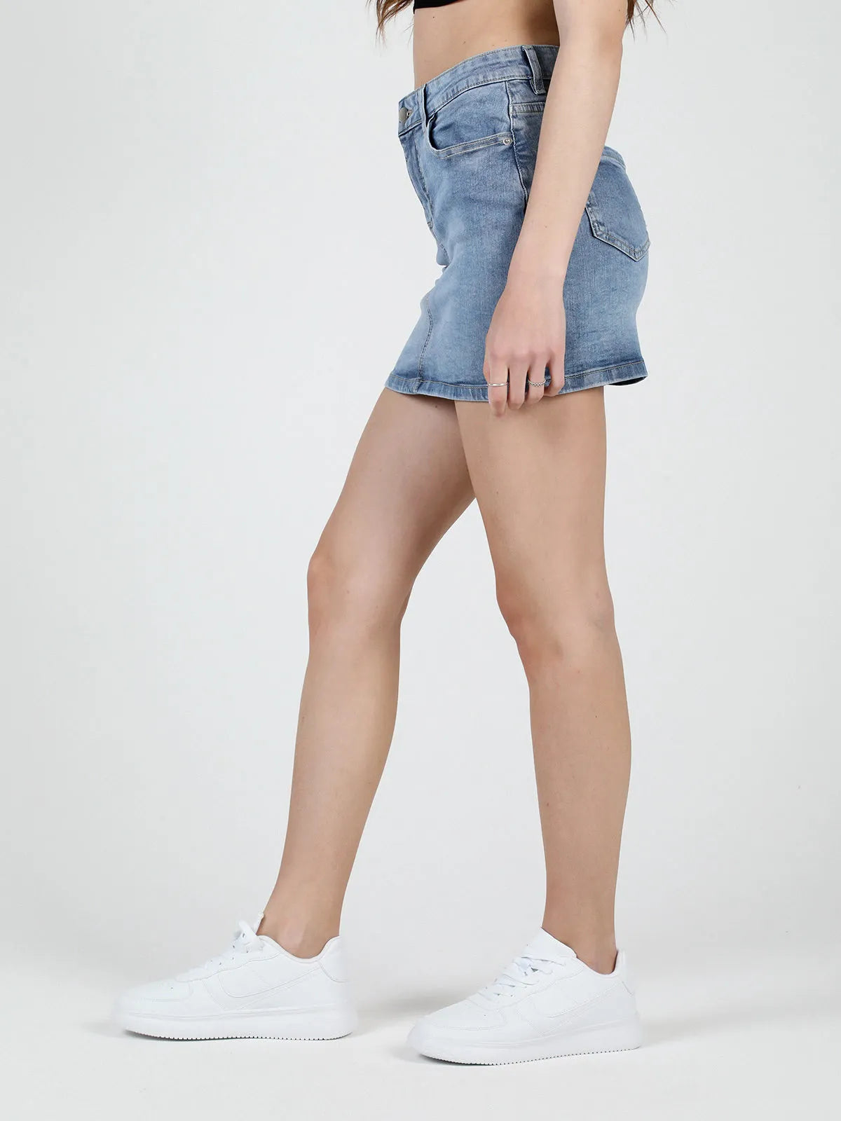 Saia de senhoras azuis claras Maura - elegante midi do algodão