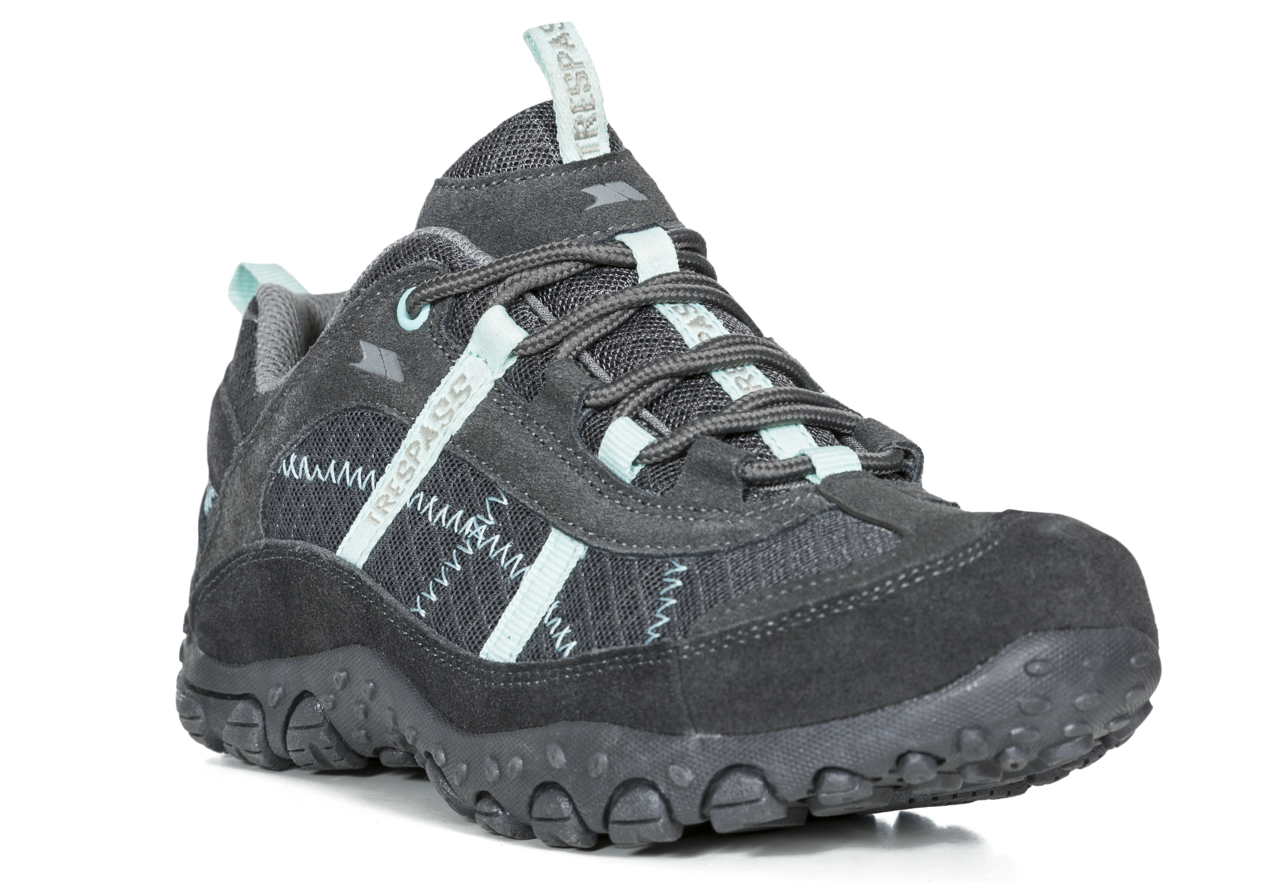 Trespass Fell - female trainer